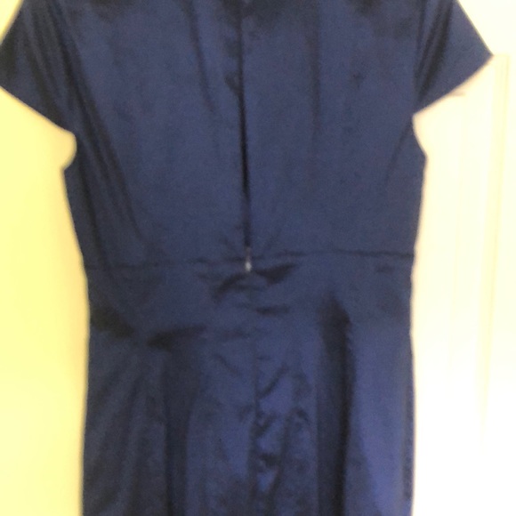 Gorgeous dress! - Picture 3 of 4